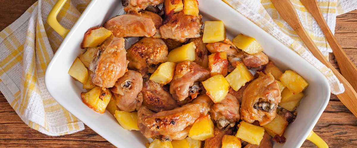 FRANGO COM BATATAS AO FORNO