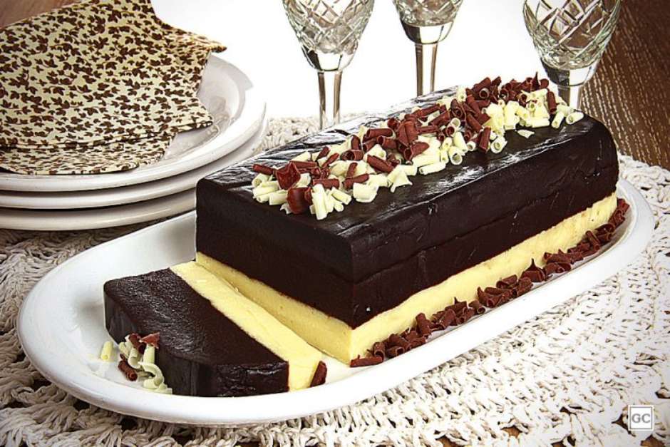 Mousse três chocolates: sobremesa irresistível para adoçar o dia