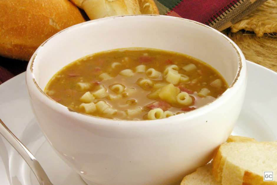 Sopa de feijão para se deliciar nos dias frios