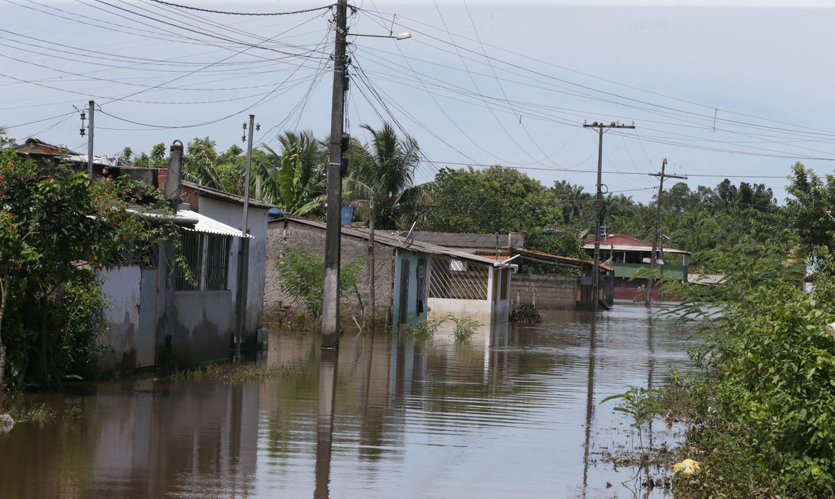 Previsão de fortes chuvas continua em grande parte do país