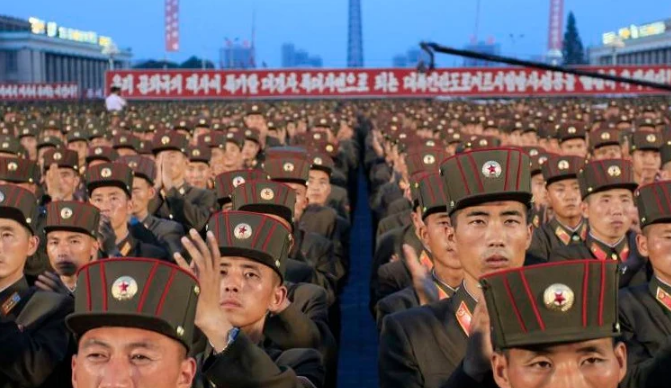 Coreia do Norte testa míssil de longo alcance, aumentando tensão