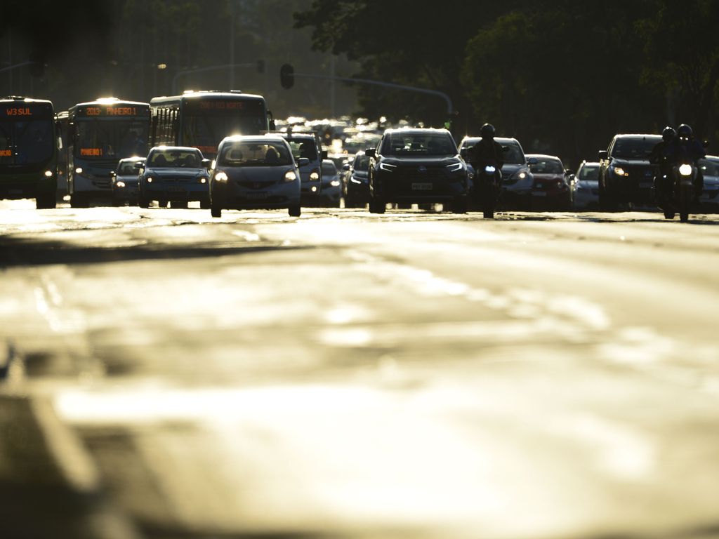 TRÂNSITO: Motoristas que ficarem um ano sem multas poderão receber benefícios