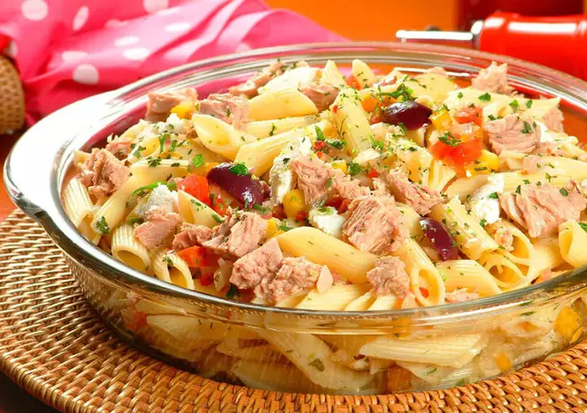 Penne Mediterrâneo de Atum