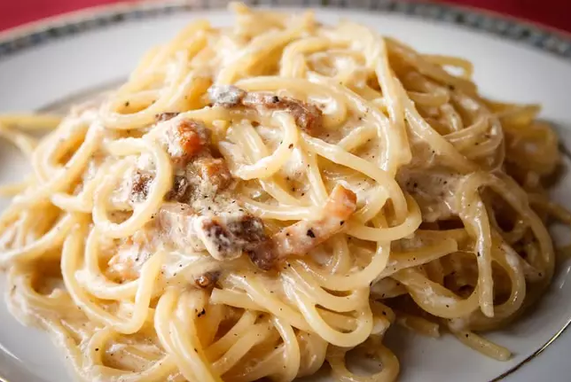 Macarrão à Carbonara