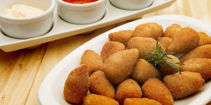 Mini Coxinhas de Presunto e Queijo