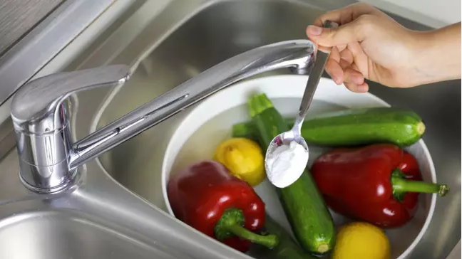 Aprenda a higienizar frutas, legumes e verduras do jeito certo!