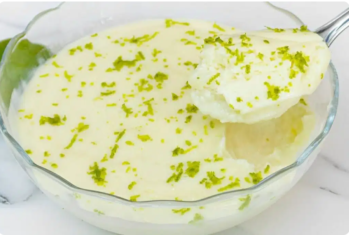 Mousse de limão com gelatina