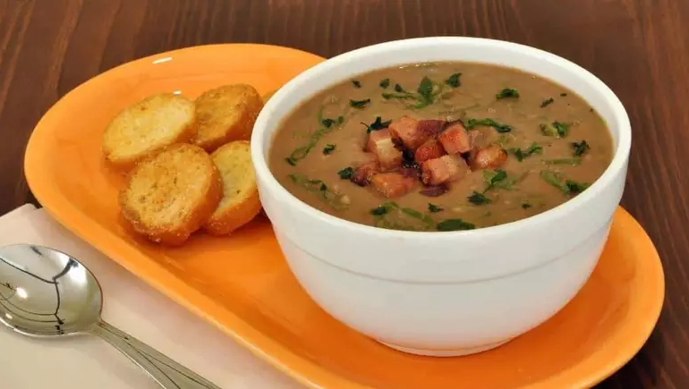 Sopa de Feijão Cremosa