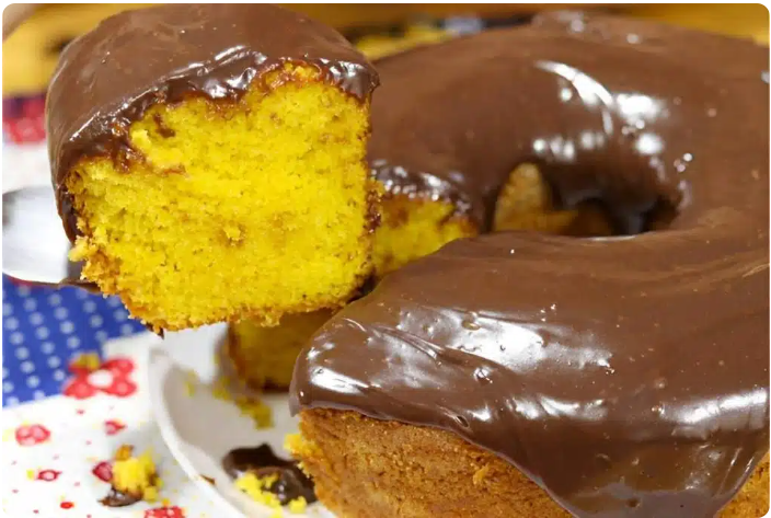 Bolo de Cenoura com Cobertura de Brigadeiro