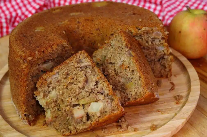 Bolo de maçã sem farinha de trigo e zero lactose