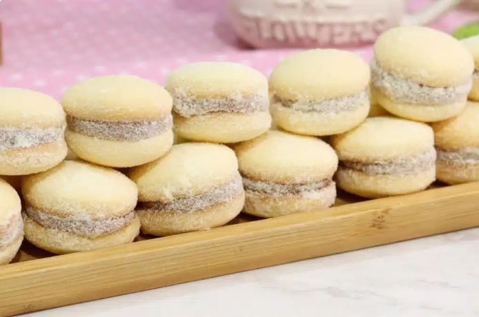 Biscoito de Maisena Casadinho com Doce de Leite