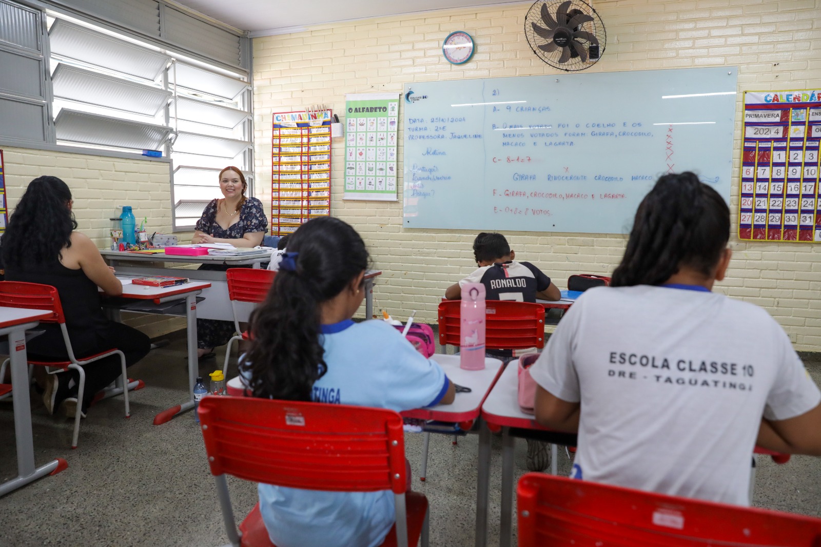 Agências do trabalhador têm mais de 840 vagas abertas nesta quarta-feira (13)