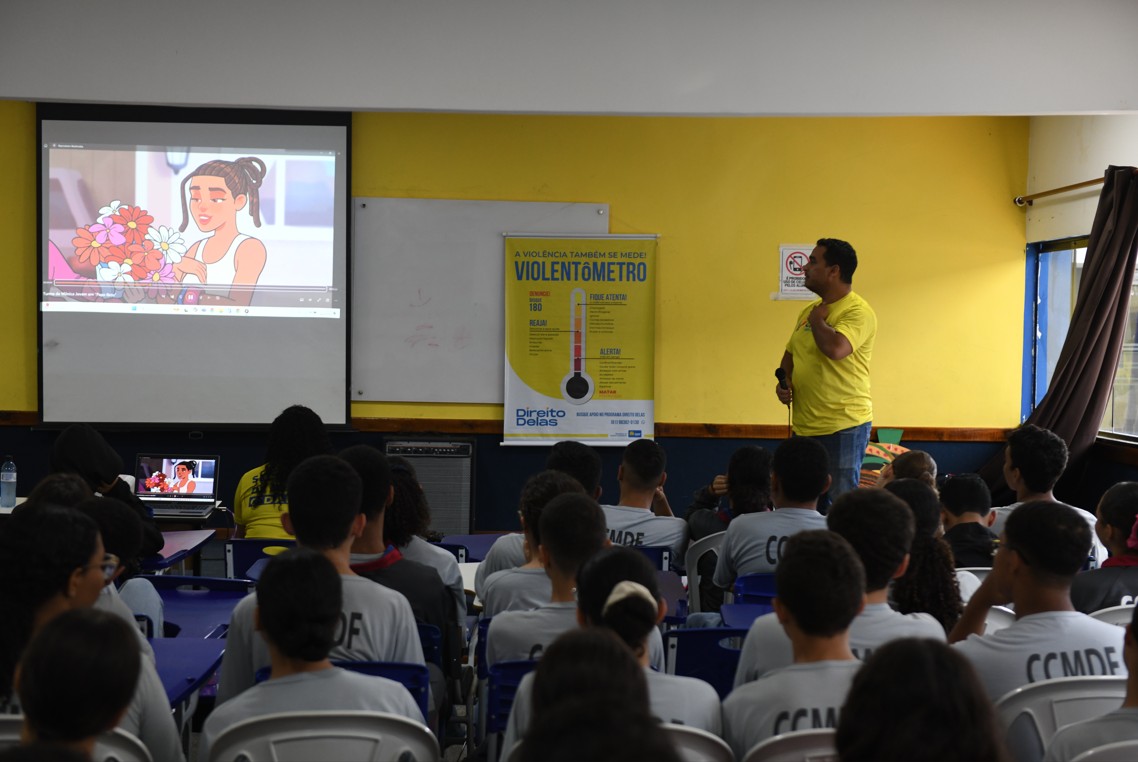 Escolas públicas do DF recebem projeto sobre o uso consciente e seguro da internet