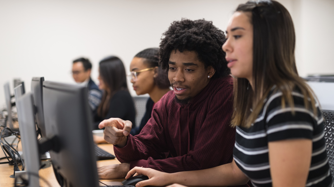 Projeto High Tech Course tem 960 vagas abertas para oficinas gratuitas de tecnologia