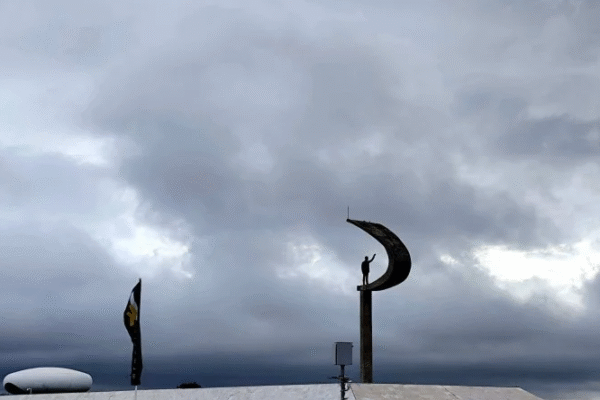 Terça-feira de céu nublado e tempo frio, com possibilidade de chuva no DF