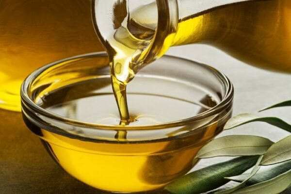 Saiba como descartar óleo de cozinha e azeite sem poluir o meio ambiente