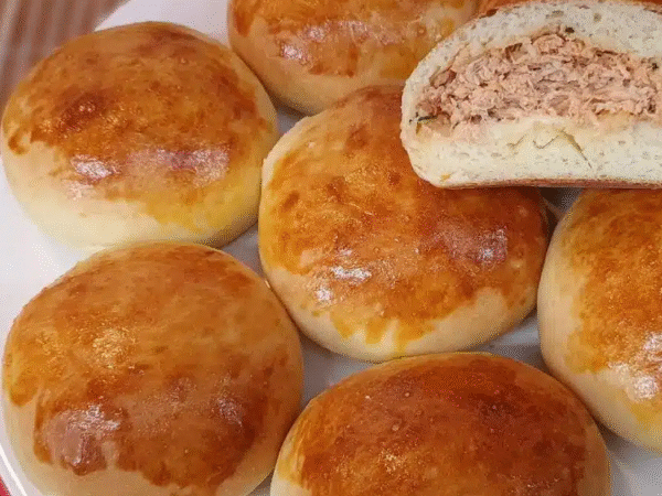 Pão de batata recheado com frango