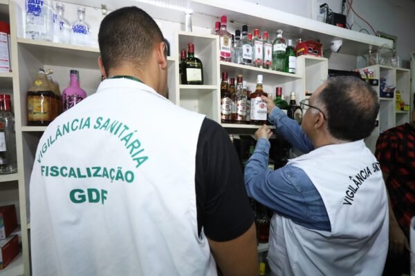 Vigilância Sanitária autua estabelecimentos em Sobradinho