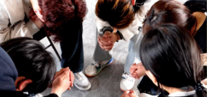 Evangelho chega a jovens chineses apesar da proibição