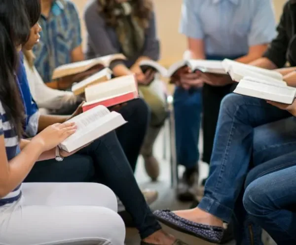 ‘Intervalo Bíblico’ é aprovado nas escolas públicas e privadas de…