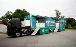 Igreja leva 80 pedreiros a cidade destruída por tornado