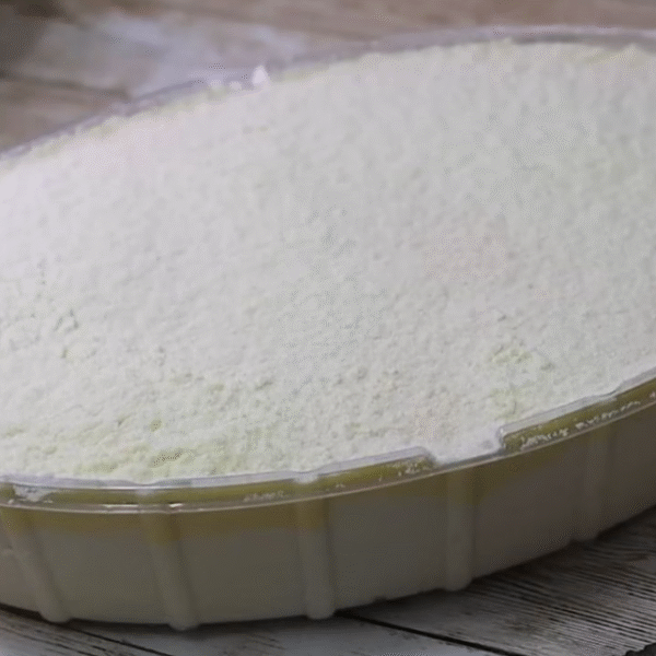 Mousse de Leite Ninho com Cobertura de Chocolate Branco