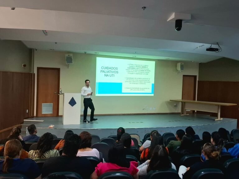 Cuidados paliativos qualificam assistência a pacientes críticos no Hospital de Santa Maria