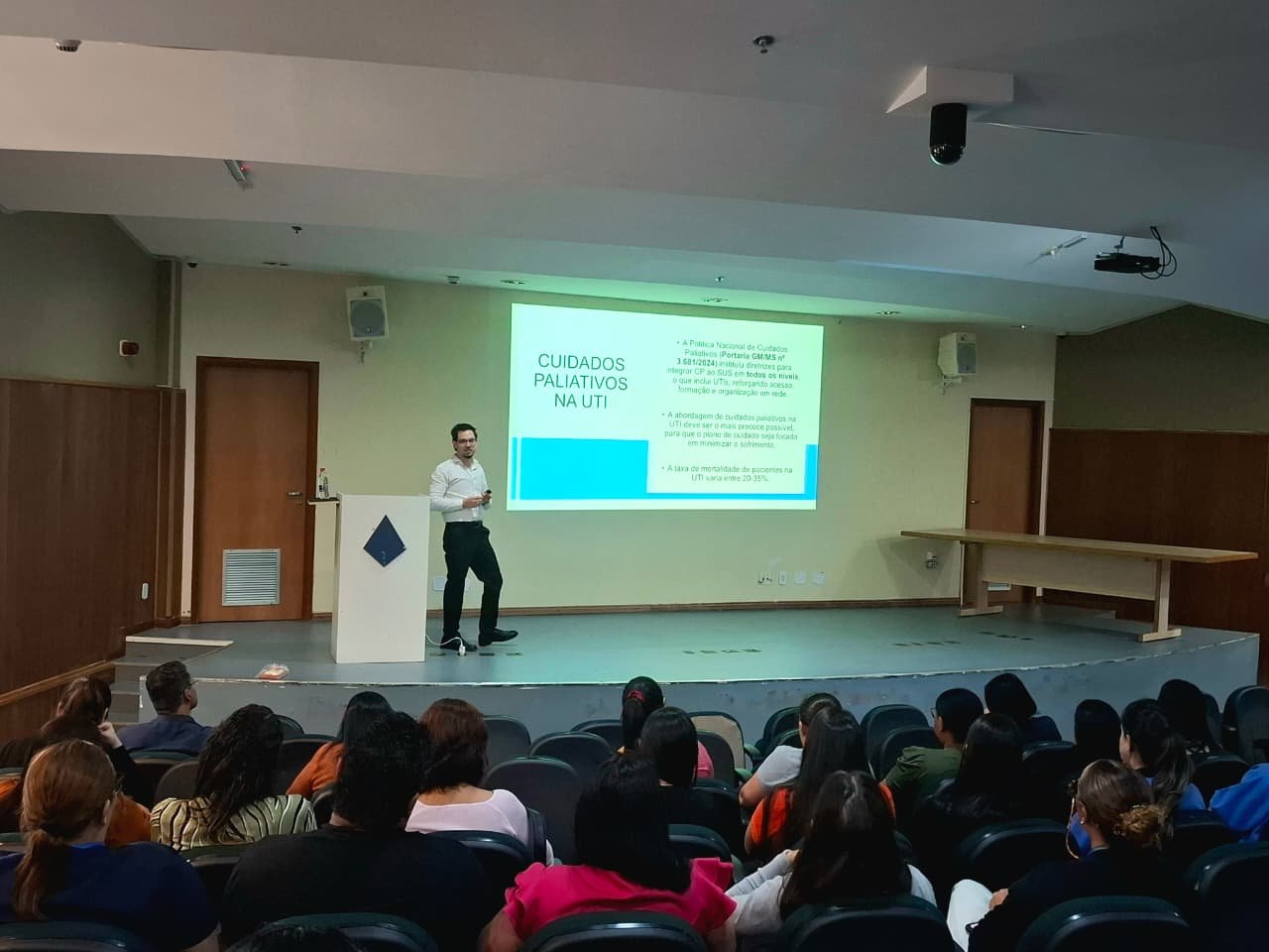 Cuidados paliativos qualificam assistência a pacientes críticos no Hospital de Santa Maria