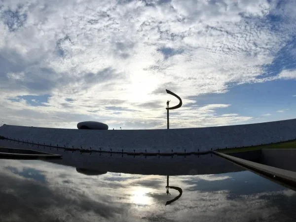 DF tem manhã ensolarada, mas está sob aviso de chuvas&hellip;