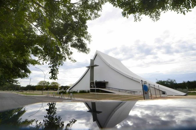 Semana começa com nebulosidade, mas sem alerta de chuvas intensas