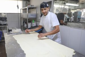 Curso gratuito de panificação e gastronomia tem 50 vagas disponíveis 