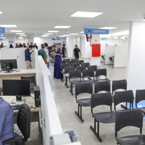 Postos de atendimento reúnem serviços de diferentes órgãos em oito&hellip;